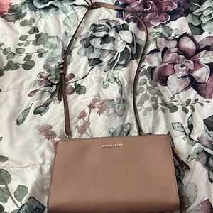 Michael kors crossbody